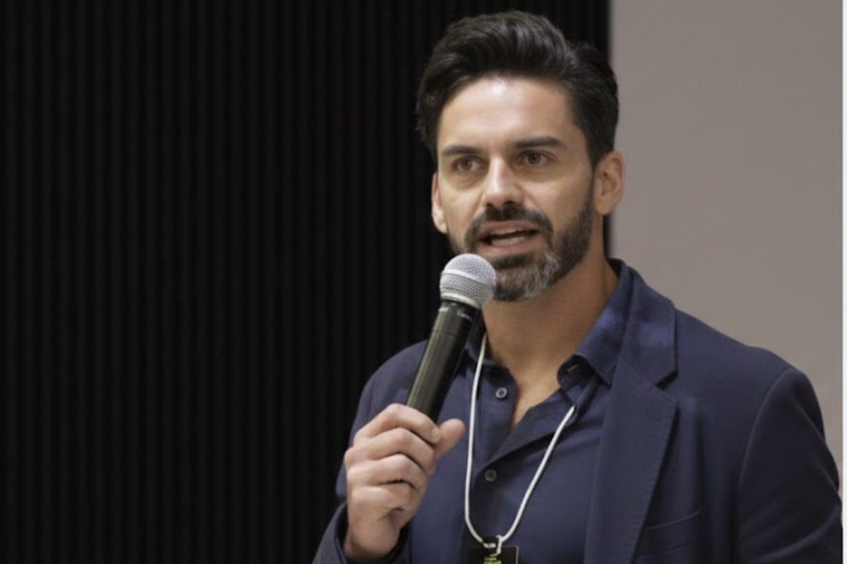 Professional MC Elevates