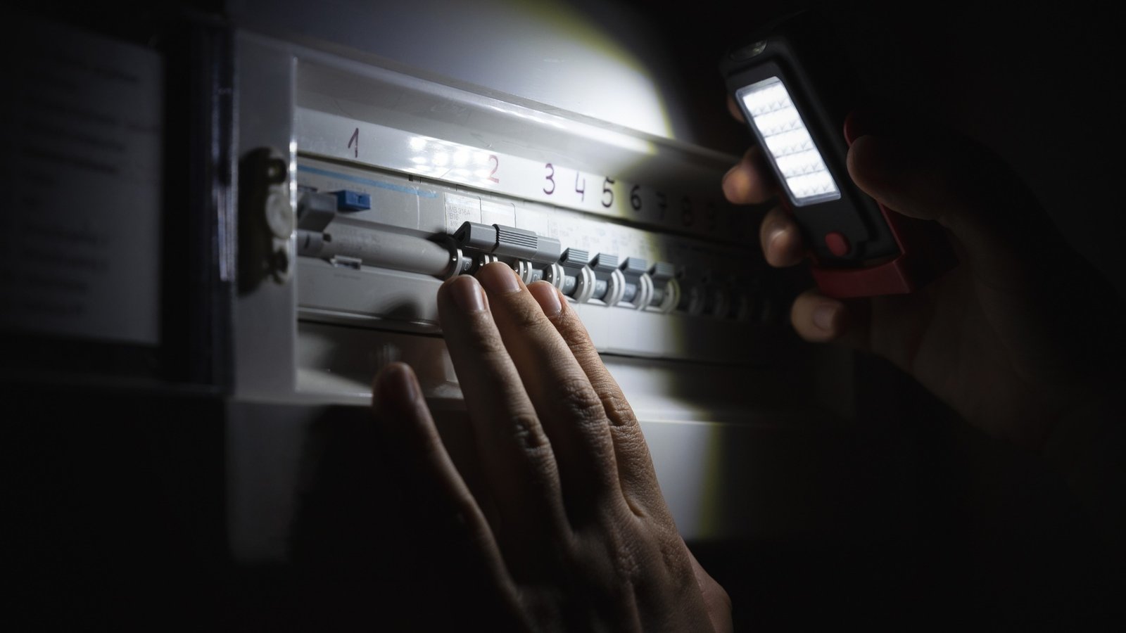 When to Call an Urgent Electrician in the Illawarra Region