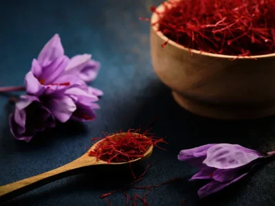 Iranian-Saffron-in-a-bowl.jpg